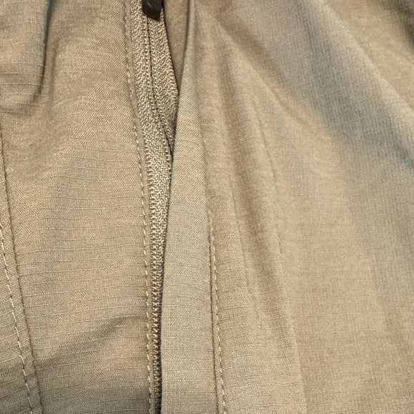 L.L. Bean, Pants deportivo para mujer, Talla S, Color verde Olivo. - Picture 7 of 12